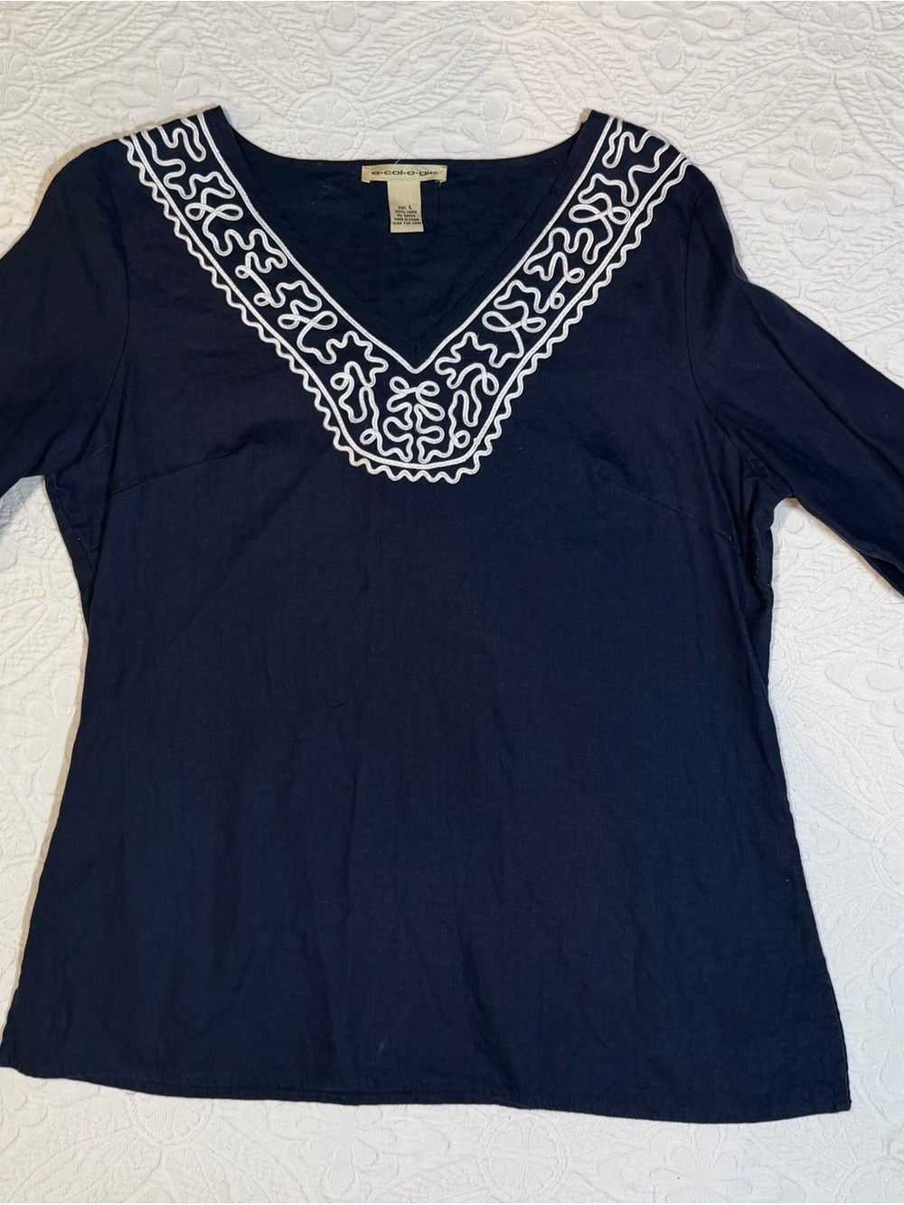 100% Linen Top Navy V-Neck White Scrollwork Women’s L 3/4 Sleeves e.col.o.gie